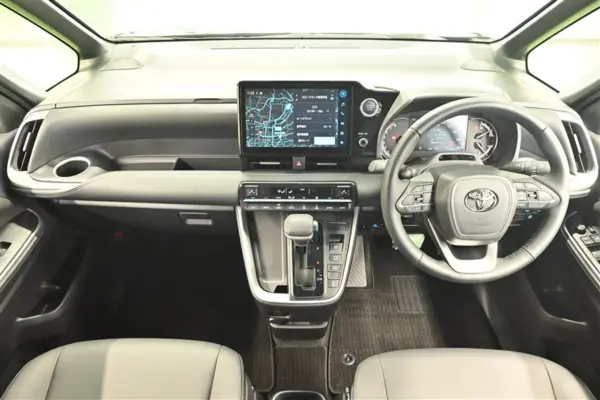 Toyota Noah 2.0 S-Z Navi & Backup Camera (Black Mica) — photo 7