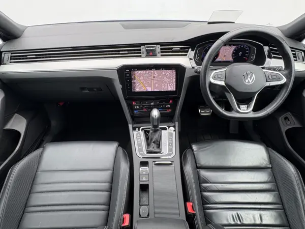 Volkswagen Passat Variant TDI R-Line Diesel Turbo — photo 9