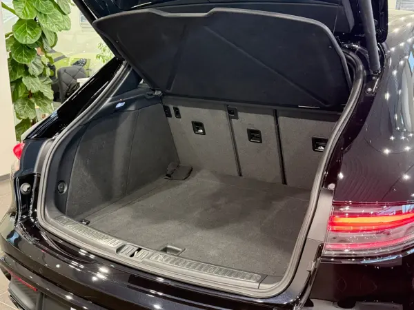 2023 Porsche Macan — photo 8 | Tuminion Kenya