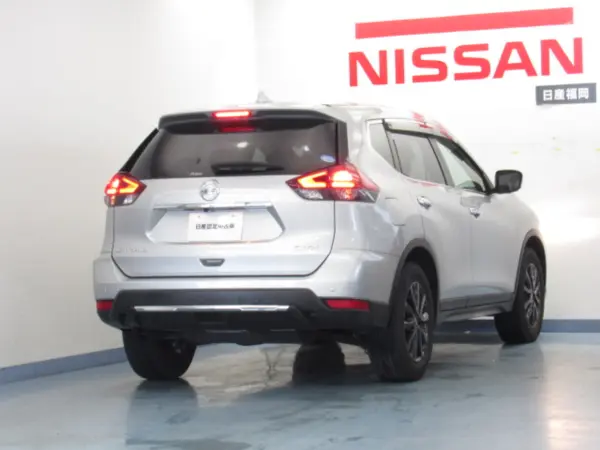 2021 Nissan Xtrail — photo 2