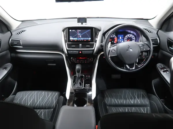 2020 Mitsubishi Eclipse Cross — photo 2