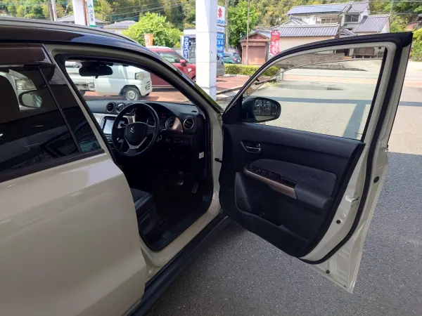 Suzuki Escudo 1.4 S Limited 4WD Suzuki Safety Support (Savanna Ivory M Black 2-Tone Roof) — photo 7