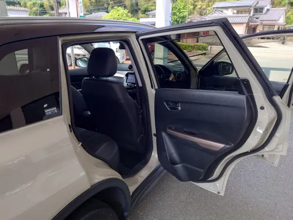 Suzuki Escudo 1.4 S Limited 4WD Suzuki Safety Support (Savanna Ivory M Black 2-Tone Roof) — photo 8