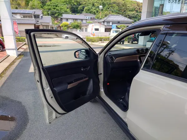 Suzuki Escudo 1.4 S Limited 4WD Suzuki Safety Support (Savanna Ivory M Black 2-Tone Roof) — photo 9