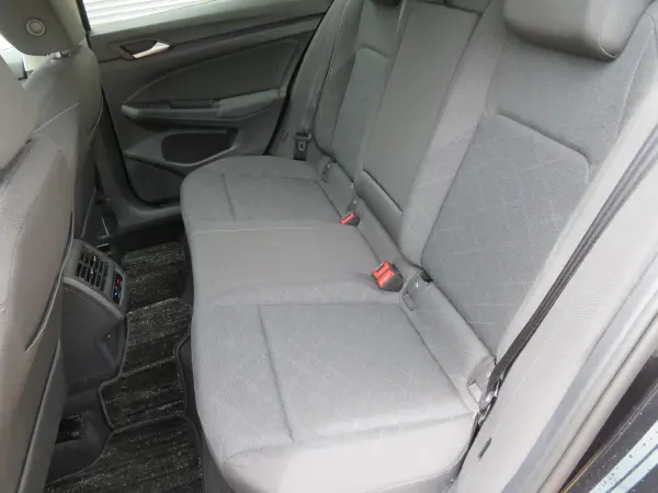 2023 Volkswagen Golf — photo 3