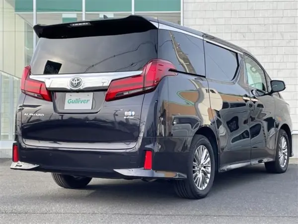 2022 Toyota Alphard — photo 9 | Tuminion Kenya