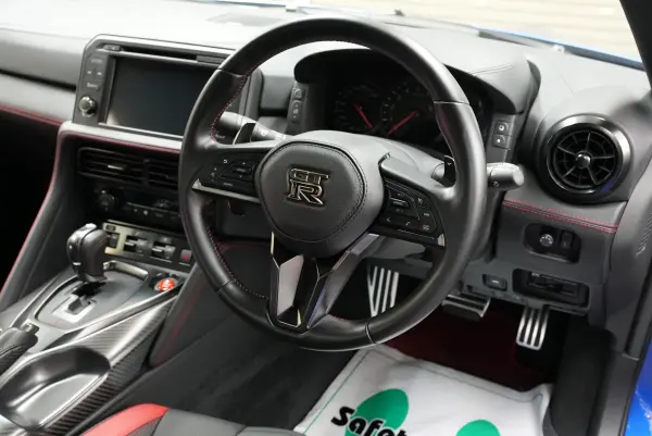 Nissan GT-R 3.8 Black Edition 4WD MY25 Final Model Nismo Sport Resetting One Owner Shutter Garage Storage Non-Smoking SRS Side Airbag Privacy Glass Floor Mat Drive Recorder 5 Years Coat Premium (Wangan Blue 4-Coat Multi-Flex PM) — photo 8