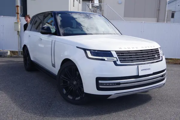 Land Rover Range Rover Autobiography 3.0L D350 Standard Wheelbase Diesel Turbo 4WD (Ostuni Pearl White)