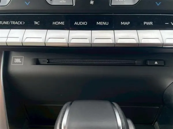 2024 Toyota Landrcuiser 300 — photo 2 | Tuminion Kenya