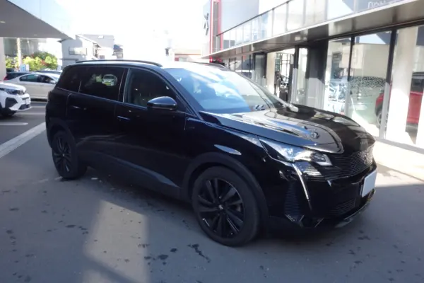 2023 Peugeot 5008 — photo 2