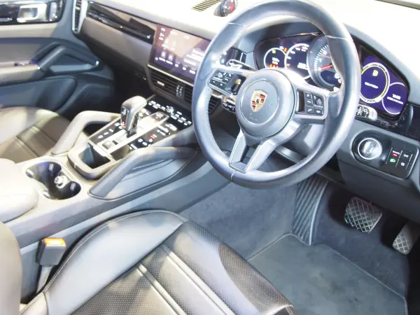 2023 Porsche Cayenne — photo 8 | Tuminion Kenya