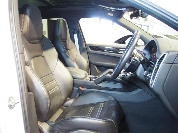 2023 Porsche Cayenne — photo 9 | Tuminion Kenya