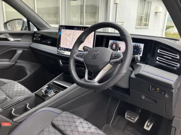 Volkswagen Tiguan eTSI R-Line — photo 8