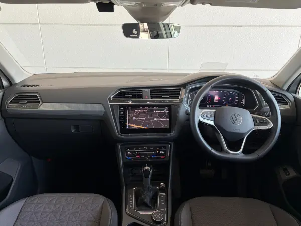 2024 Volkswagen Tiguan — photo 2