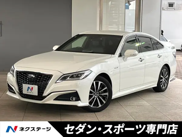 2019 Toyota Crown — photo 1