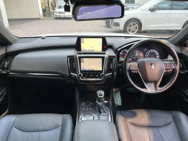 2019 Toyota Crown — photo 2 | Tuminion Kenya