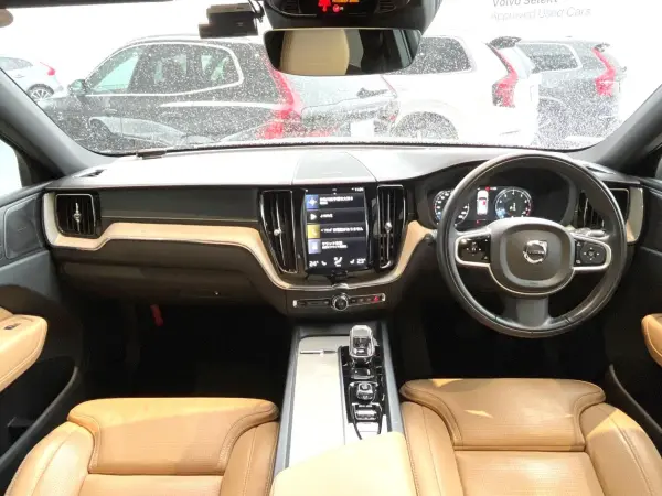 2020 Volvo Xc60 — photo 2