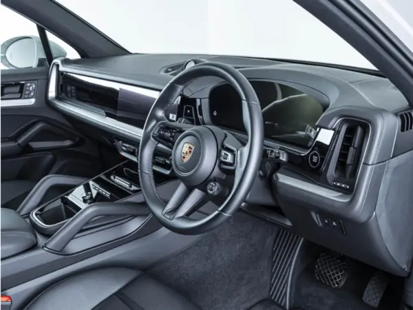 2024 Porsche Cayenne — photo 8 | Tuminion Kenya