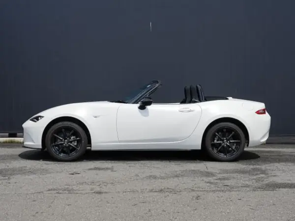 2025 Mazda Roadster — photo 3