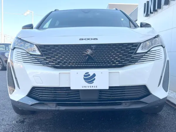 Peugeot 5008 GT Blue HDi Black Pack Diesel Turbo Limited 200 Units 1 Owner Panoramic Sunroof Genuine Navigation TV Apple CarPlay 360 Vision Adaptive Cruise Control Power Seat Heater Power Back Door Genuine 19 Inch Black AW (Pearl White) — photo 9
