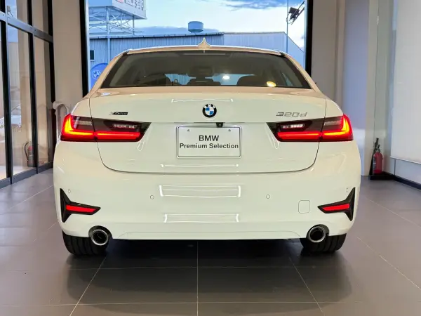 2022 Bmw 3 Series — photo 9 | Tuminion Kenya