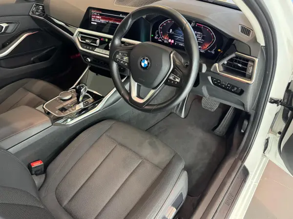 2022 Bmw 3 Series — photo 2 | Tuminion Kenya