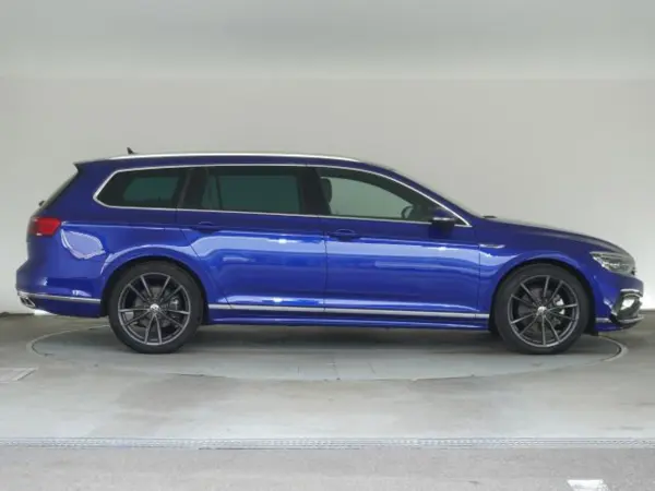 2024 Volkswagen Passat — photo 3