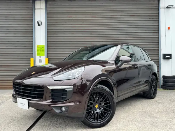 Porsche Cayenne Platinum Edition Tiptronic S 4WD One Owner LED Headlights Panoramic Sunroof Entry & Drive RS Spider 20 inch Dealer Records 6 Sheets Seat Memory Package (Mahogany Metallic)