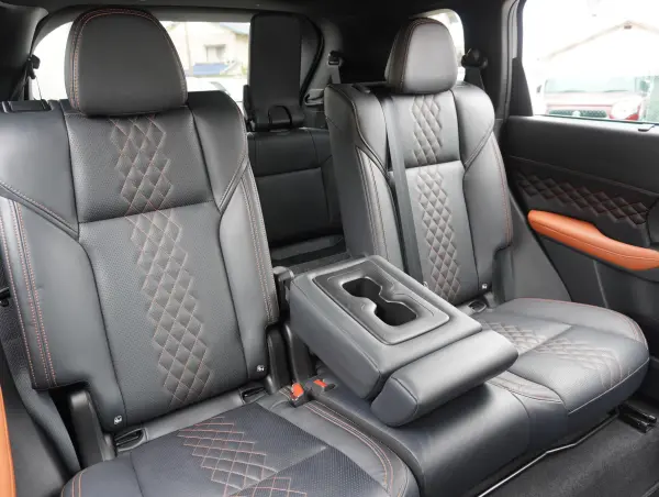 Mitsubishi Outlander PHEV 2.4 P 4WD — photo 8