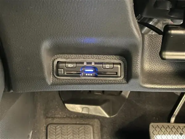 Honda Vezel 1.5 e:HEV X Hunt Package 4WD — photo 8