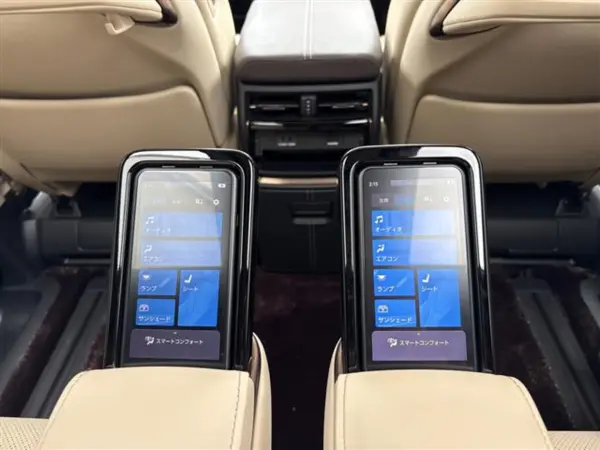 Toyota Alphard Hybrid 2.5 Executive Lounge E-Four 4WD — photo 8