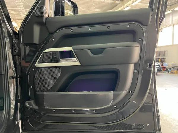 2023 Landrover Defender — photo 8 | Tuminion Kenya