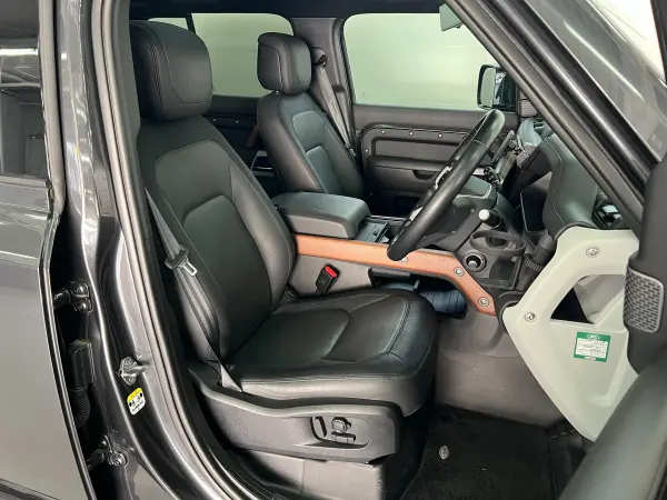 2023 Landrover Defender — photo 7 | Tuminion Kenya