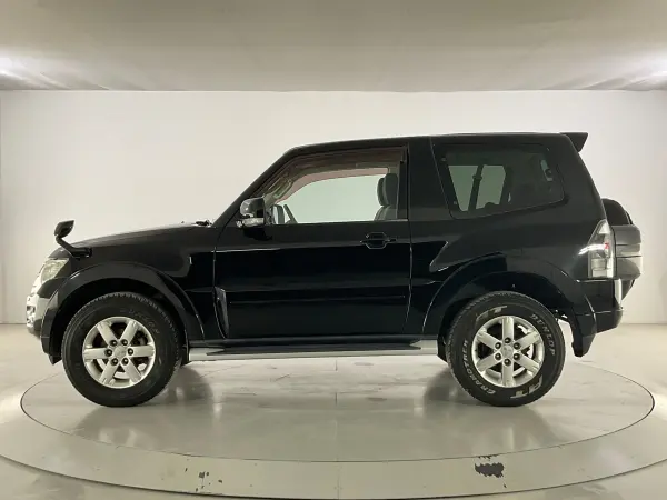 2015 Mitsubishi Pajero — photo 3 | Tuminion Kenya