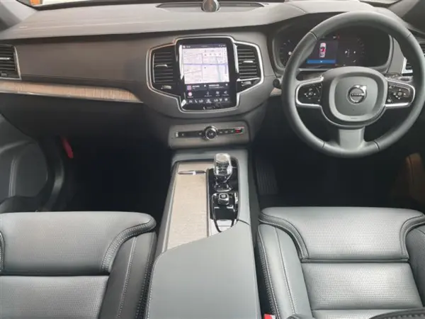 2024 Volvo Xc90 — photo 2