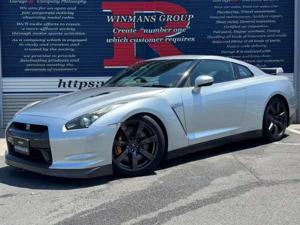 Nissan GT-R 3.8 Premium Edition 4WD R35 GT-R NEKO Coilover for OEM Shocks (Bilstein) OEM Brembo Calipers OEM 20-inch AW OEM Exhaust BOSE Speakers ETC Seat Heater OEM Navigation Backup Camera (Ultimate Metal Silver 4-Coat M)