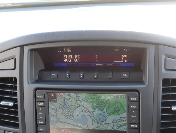 2010 Mitsubishi Pajero — photo 9 | Tuminion Kenya