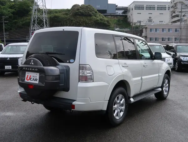 2015 Mitsubishi Pajero — photo 2 | Tuminion Kenya