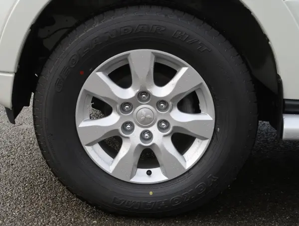 2015 Mitsubishi Pajero — photo 9 | Tuminion Kenya