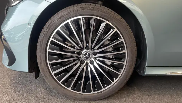 2025 Mercedes Amg Gle — photo 3