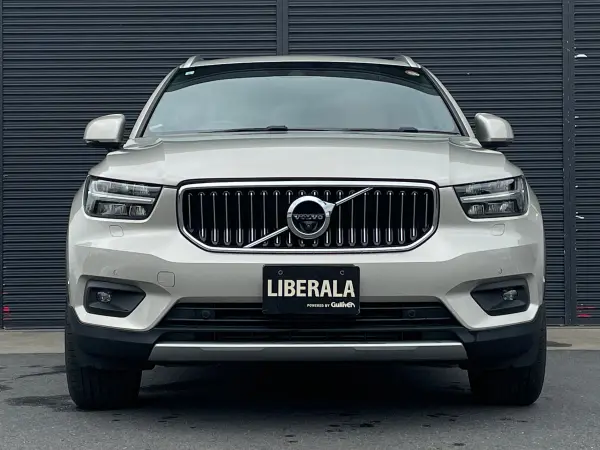 Volvo XC40 T4 AWD Inscription 4WD One Owner Panoramic Sliding Roof Harman/Kardon 360° Camera ACC LKA BSM Brown Leather Heated Seats All Seats Power Seats with Memory Steering Heater Power Tailgate Navigation 12-Segment CarPlay Android Auto BT USB LED Auto High Beam ETC (Luminous Sand Metallic) — photo 9