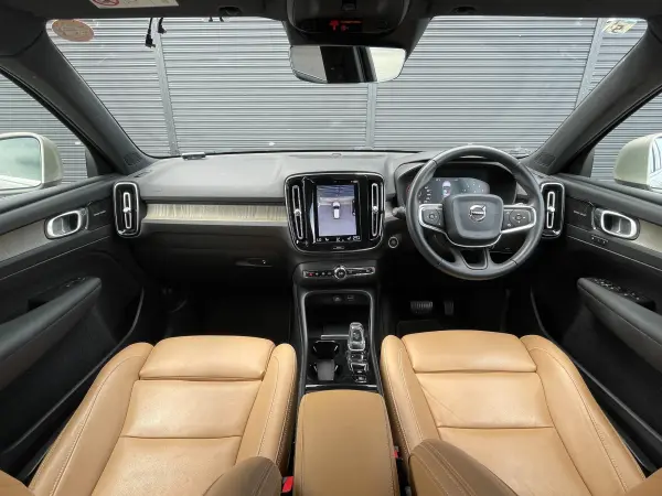 2019 Volvo Xc40 — photo 2