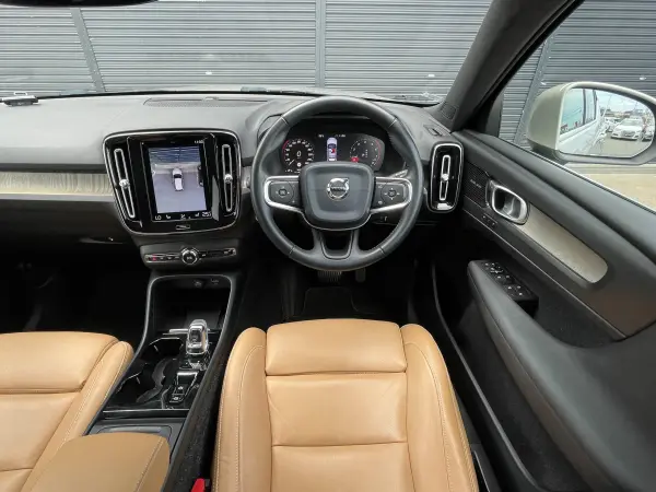 2019 Volvo Xc40 — photo 3