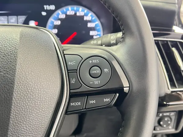 2020 Toyota Crown — photo 3