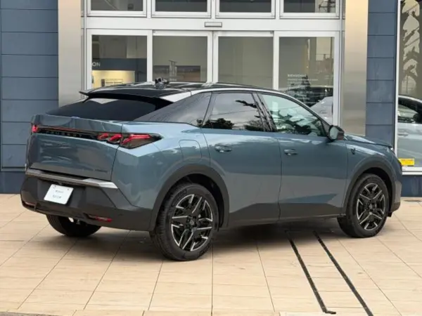 2025 Peugeot 3008 — photo 2