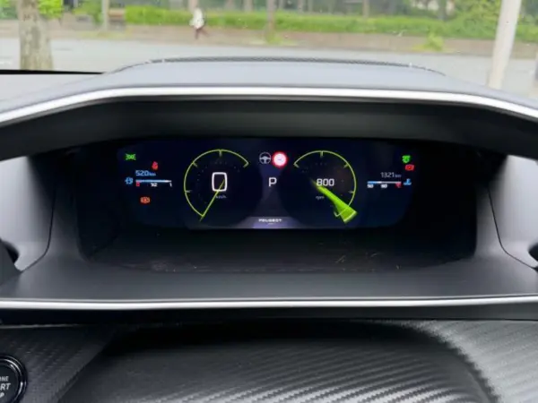 Peugeot 208 GT Selenium Edition — photo 7