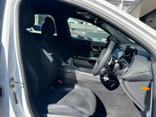 Mercedes-Benz E-Class E220 d Avantgarde AMG Line Package (ISG equipped model) Diesel Turbo MP202501 Our Demo Up / Genuine Drive Recorder / 360 Degree Camera System / Memory Power Seat / Seat Heater / Radar Safety Package / New Car Warranty Transfer / Power Rear Gate (Opalite White) — photo 9