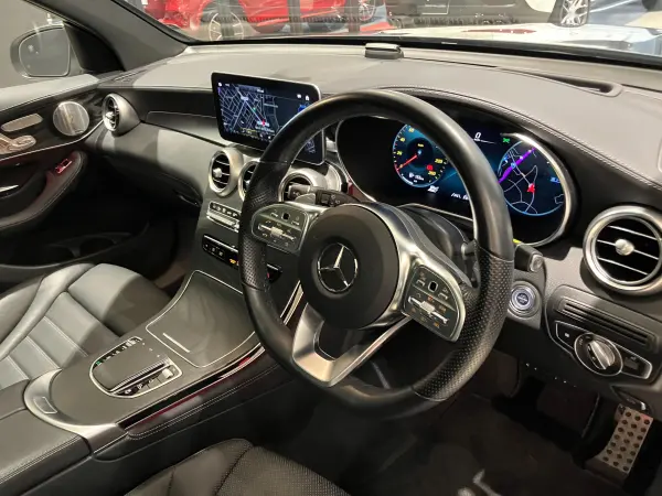 Mercedes-Benz GLC300 4MATIC AMG Line 4WD — photo 7