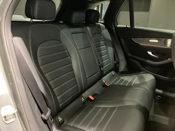 Mercedes-Benz GLC300 4MATIC AMG Line 4WD — photo 9