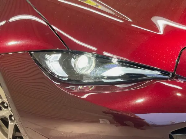 Mazda Roadster 1.5 35th Anniversary 6MT Beige Leather Seats 16-inch OEM Alloy Wheels Mazda Connect 8.8-inch Navigation Smart Brake Support Blind Spot Monitor Radar Cruise Control LED Headlights Non-Smoker ETC (Artisan Red Premium Metallic) — photo 9